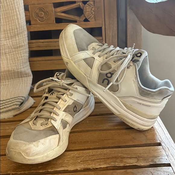 On Running THE ROGER - Picture 2 of 8